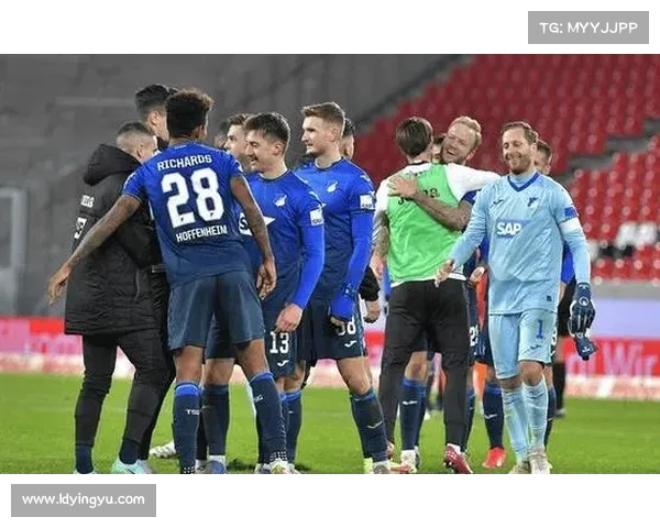 拜仁攻势如潮，四连胜再现