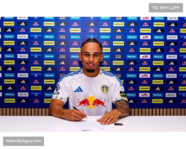 英媒爆料:多家豪门盯上利兹联小将,转会费或突破镑(利兹联集锦) 英媒爆料:多家豪门盯上利兹联小将,转会费或突破镑(利兹联集锦)