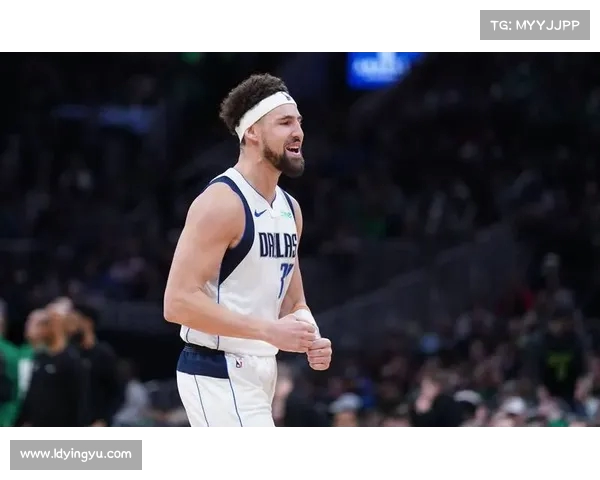 马刺队逆转赢球,力拼对手走向胜利 马刺队逆转赢球,力拼对手走向胜利