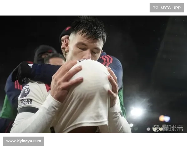 利马女友分享甜蜜亲吻照,庆祝超级开心的一天(利马的几任男友) 利马女友分享甜蜜亲吻照,庆祝超级开心的一天(利马的几任男友)